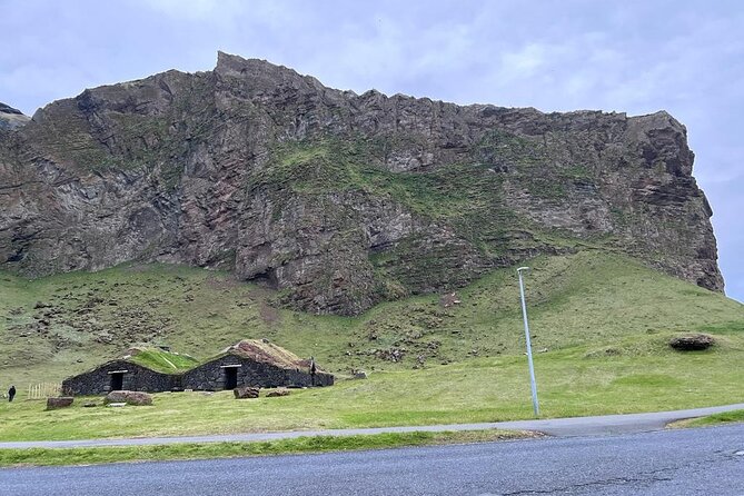 PRIVATE 2-Hours Tour - Westman Islands with a local in a BMW X5 - Who should think twice
