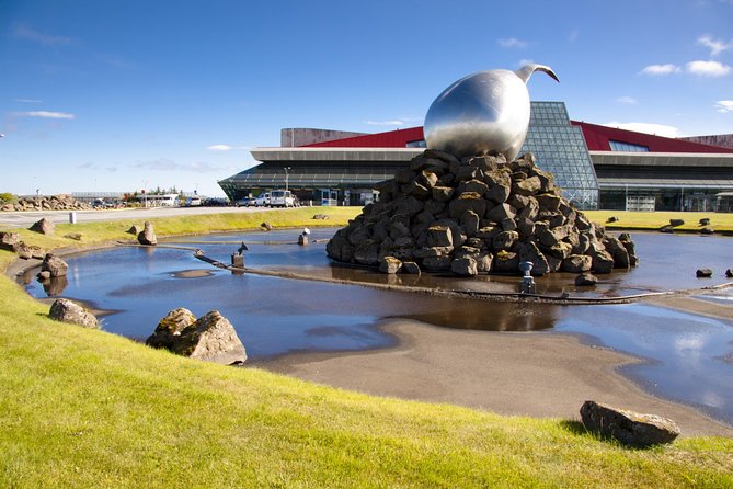 Private Airport Transfer between KEF Airport & Reykjavik - Arrival at KEF: customs to car, with your name on the sign