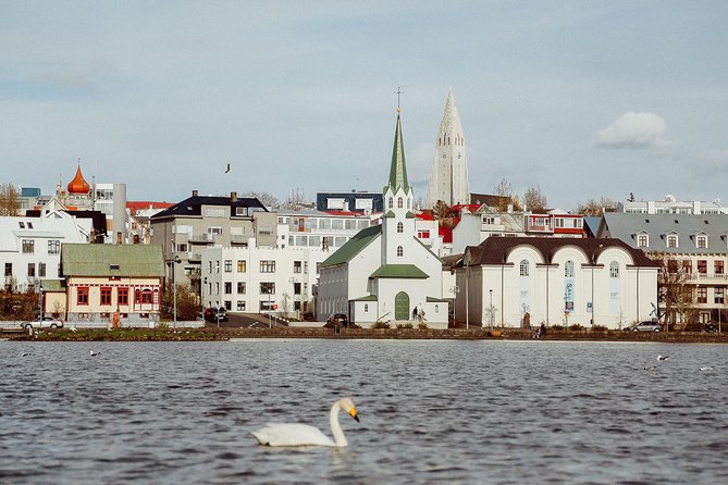 Private Airport Transfer from Keflavik airport to hotels in Reykjavik area - Timing That’s Built for Real Flight Days