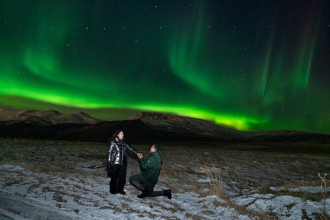 Private Aurora Hunt with Photos in Super Defender - Reykjavik pickup and night logistics that matter more than you think