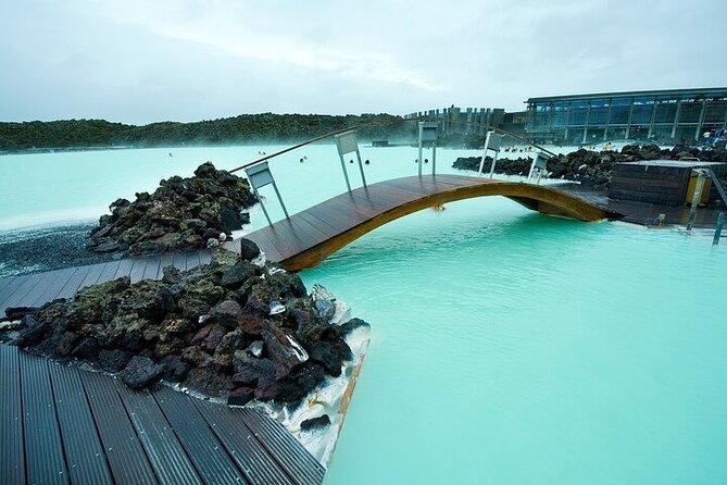 Private Blue Lagoon Tour from Reykjavik: 2 Hour Spa Experience - Transit value: air-conditioned comfort with Wi-Fi