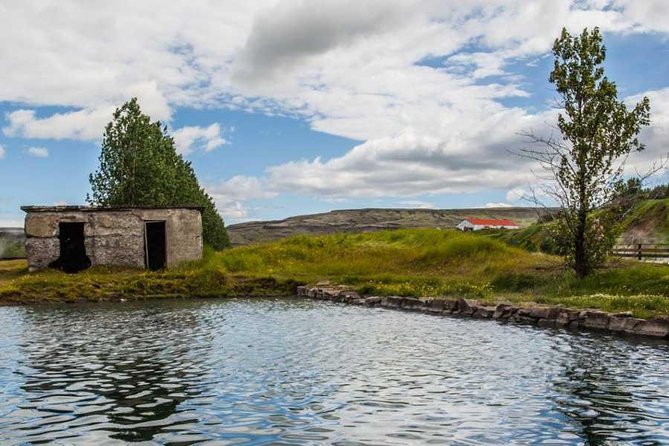 Private Golden Circle & Secret Lagoon tour from Reykjavik - Geysir in Haukadalur Valley, the waiting game you want to play