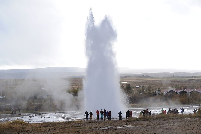 Private Golden Circle Tour in Iceland With 5+ Attractions - Stop 1: Þingvellir National Park and the tectonic crack you can walk through