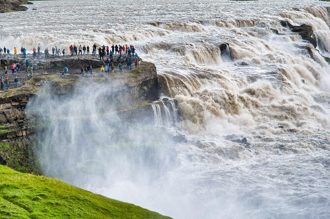 Private Golden Circle Tour in Iceland With 5+ Attractions - Stop 6: Hveragerði, geothermal town vibes and fun with hot springs