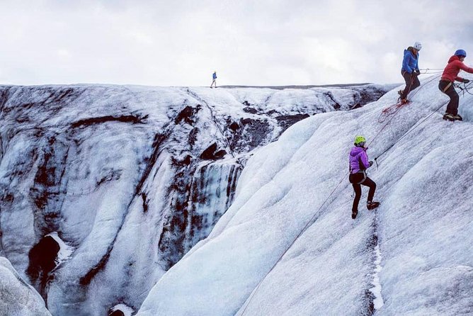 Private Iceland South Coast with Glacier Hike Tour - Skogafoss: big waterfall energy, plus 1 hour that lets you wait for better light