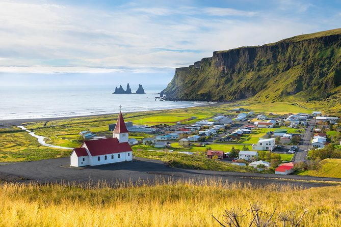 Private Jeep Tour - Glacier Lagoon and Diamond Beach - Glacier Lagoon and Diamond Beach: icebergs, then black sand drama