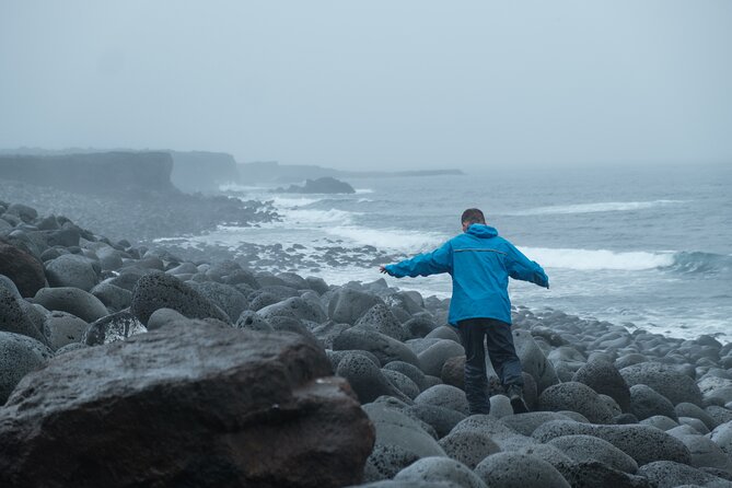Private Secret Spots of Iceland Full day Tour with Photography by Luke - Stop 3: Reykjanes Lighthouse, built after earthquakes, still photo-friendly