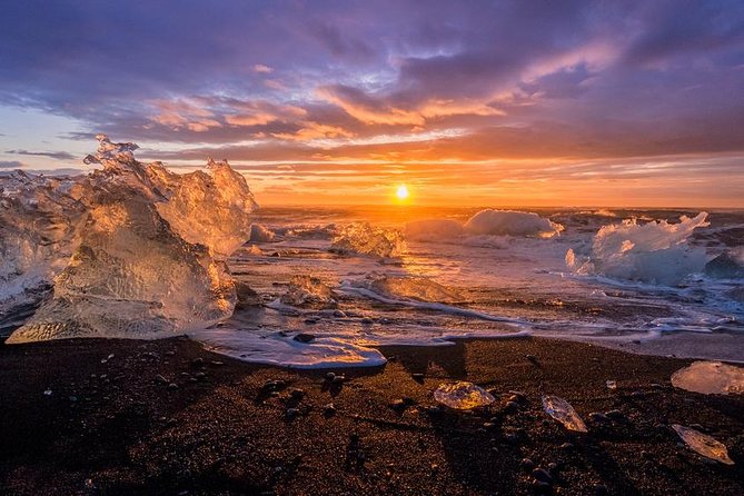 Private South Coast & Glacier Lagoon tour from Reykjavik - Stop 3: Dyrhólaey, the coastal viewpoint that feels like too much