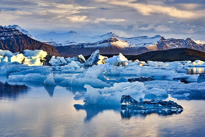 Private South Coast & Glacier Lagoon tour from Reykjavik - Stop 4: Reynisfjara (black sand), basalt cliffs and ocean energy