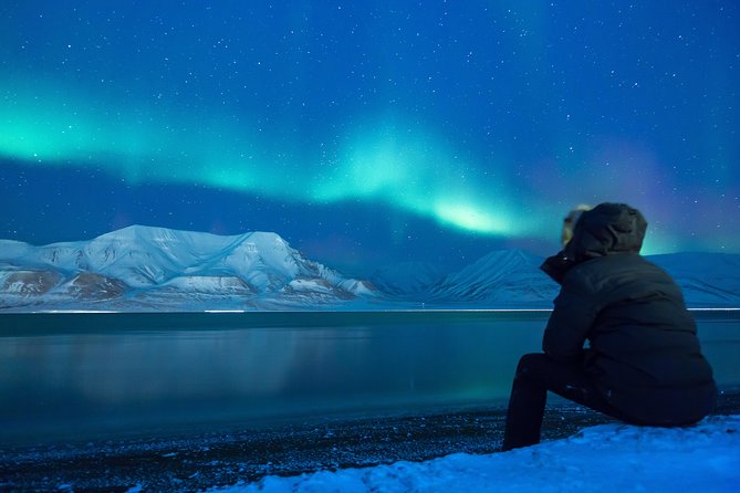 Private Super Jeep Northern lights hunt from Reykjavik - Photo moments: guide pics plus your own camera strategy