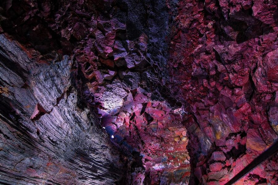 Raufarhólshellir Lava Tunnel: Underground Expedition - The Light-Off Moment: Pitch Black for a Short, Meaningful Pause