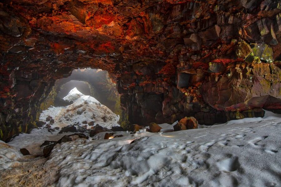 Raufarhólshellir Lava Tunnel: Underground Expedition - Getting In and Setting the Tone: What the First Minutes Feel Like