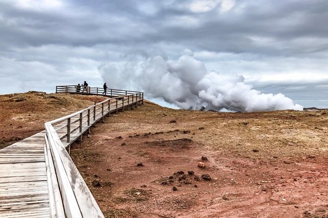 Reykjanes Peninsula Tour - Gunnuhver Hot Springs: the steam spectacle that steals the show