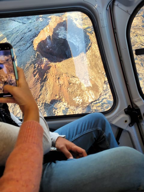 Reykjavik: 45-Minute Volcano Sightseeing Helicopter Tour - Photography and Passenger Experience: Making the Most of Your Seat
