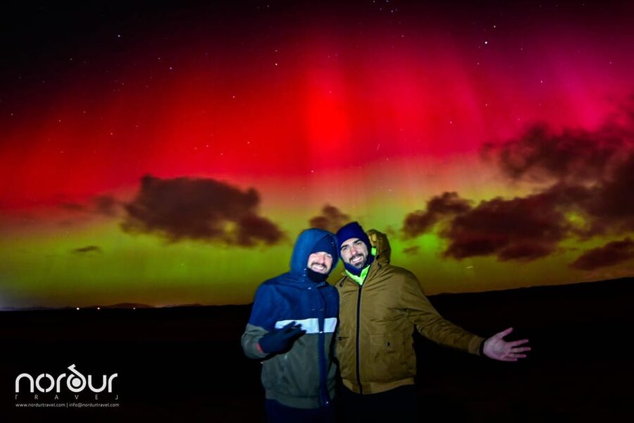 Reykjavík: 4x4 Minibus Northern Lights with Photo and Cocoa - Small group energy, with room for questions
