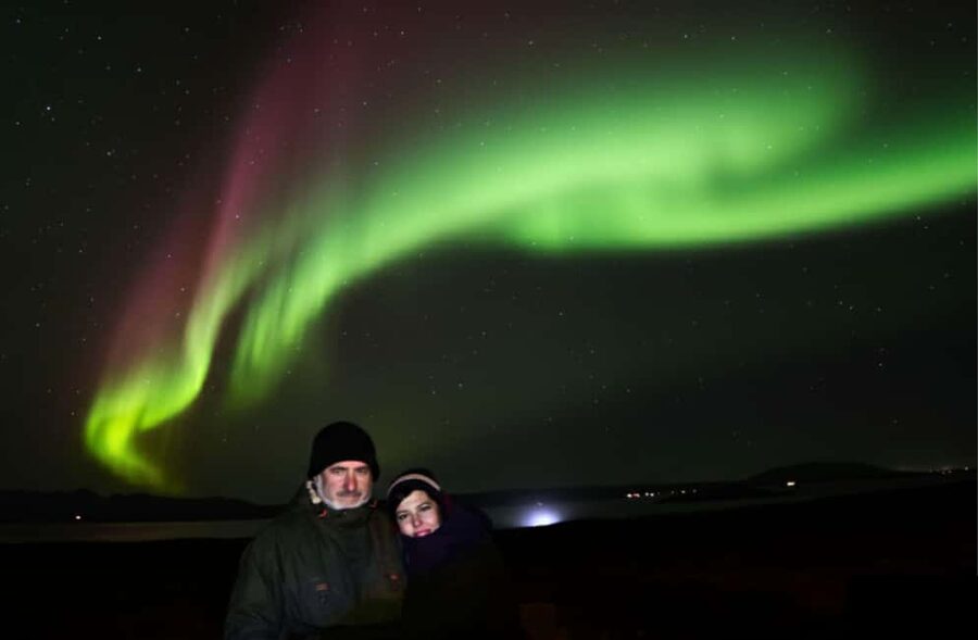 Reykjavík: 4x4 Minibus Northern Lights with Photo and Cocoa - Price and value: what $136 buys you in real terms