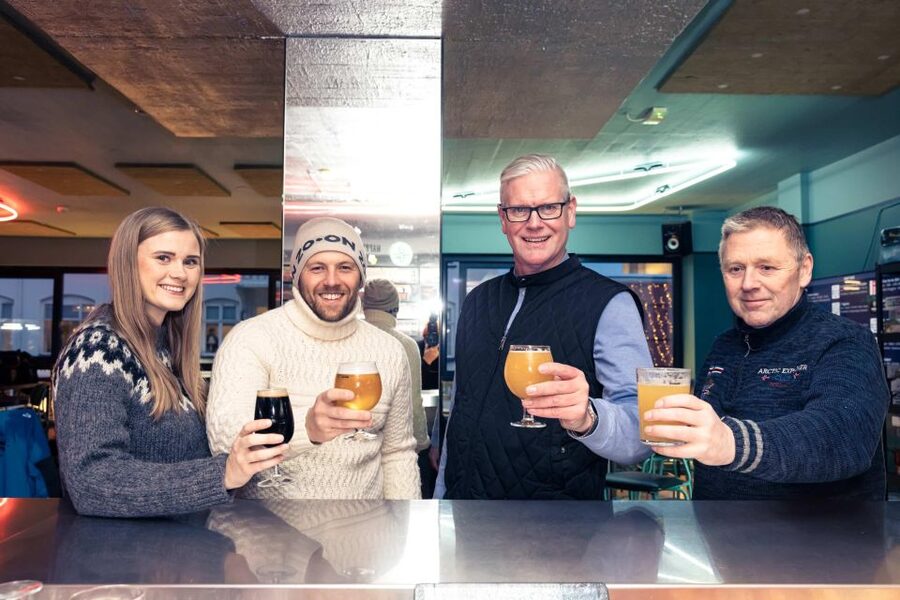 Reykjavik: Beer and Booze Tour - Session Craft Bar: beer focused, about 45 minutes
