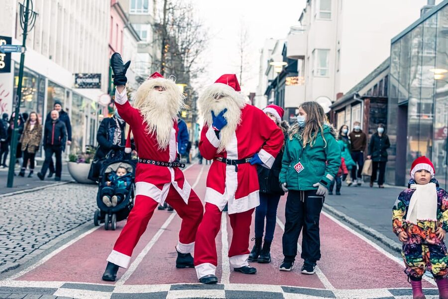 Reykjavik: Christmas Food Tour with Tastings and Drinks - Little Christmas Store stop: decor, crafts, and a locally inspired gift