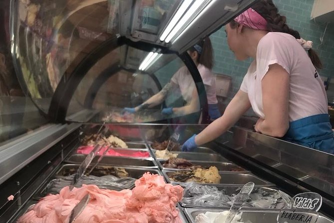 Reykjavik Food Tour and City Walk - PRIVATE TOUR - Downtown route: Hallgrímskirkja, Alþingi, and Reykjavík City Hall