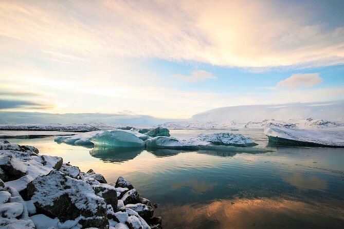 Reykjavik: Glacier Lagoon, Diamond Beach & South Coast Day Tour - Seljalandsfoss: The waterfall you can walk behind