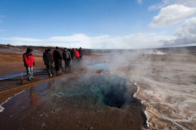 Reykjavik: Golden Circle and Northern Lights Small-Group Tour - Group size, minibus expectations, and how to protect your day