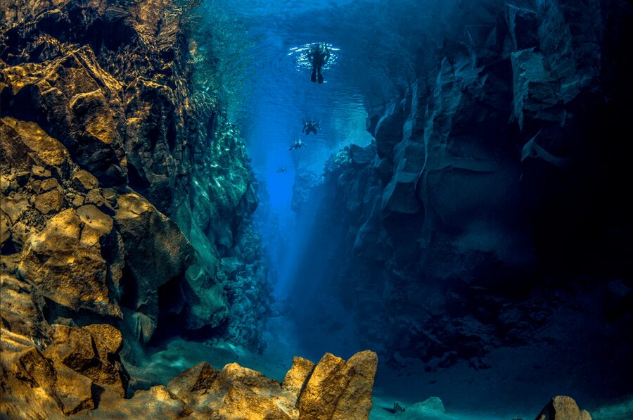 Reykjavík: Golden Circle and Silfra Snorkeling Combo Tour - Pickup times, bus changes, and why you should show up early