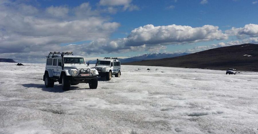 Reykjavik: Golden Circle & Langjökull Glacier on a Jeep - From your Reykjavik hotel to Thingvellir’s plate boundary