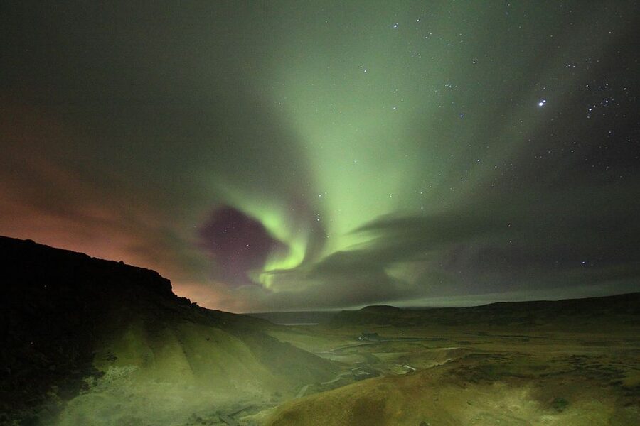 Reykjavik: Golden Circle & Northern Lights 4x4 Tour - Who should book this Golden Circle and Northern Lights 4x4 tour