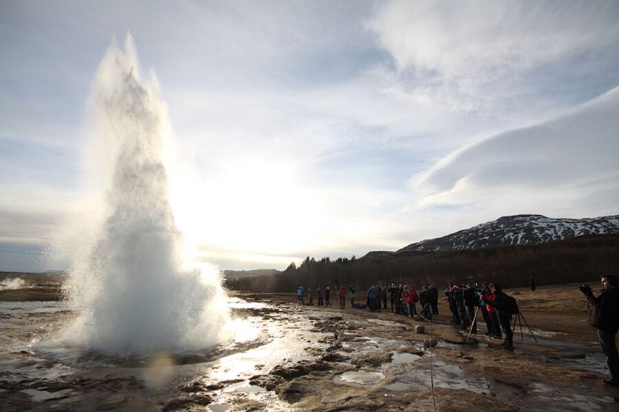 Reykjavik: Golden Circle & Northern Lights 4x4 Tour - What to bring for an Iceland night that still feels friendly