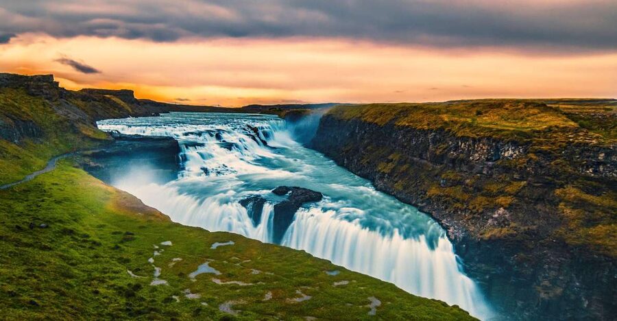 Reykjavik: Golden Circle, Tomato Farm and Kerið Crater Tour - Reykjavik start, 9 hours, and the rhythm of a well-run day