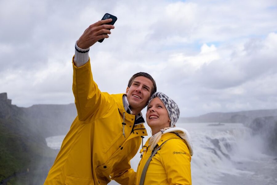 Reykjavik: Golden Circle Tour and Blue Lagoon Admission - Gullfoss, when Hvítá turns into thunder