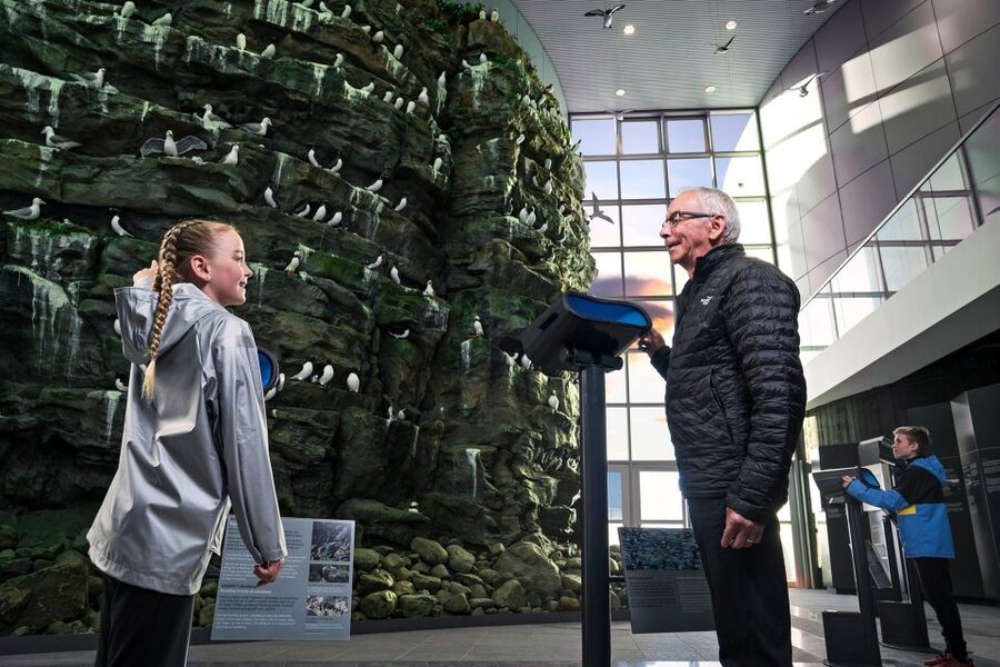 Reykjavík: Golden Circle Tour & Perlan Museum Tour - From outdoor thunder to Perlan’s dome: switching gears without losing the magic
