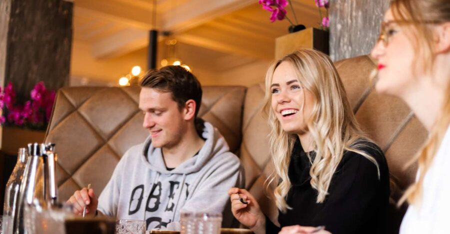 Reykjavik: Guided Foodie Walking Tour with 6 Tastings - How the tasting structure works: 6 to 8 dishes across five stops