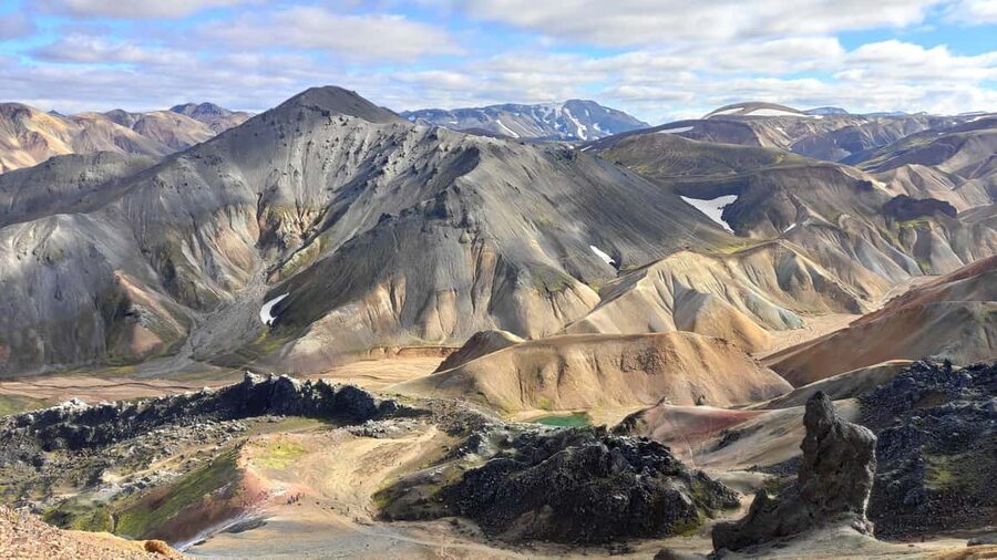 Reykjavík/Hella: Landmannalaugar Highlands Full-Day Trip - Guides, group size, and what you can expect on board