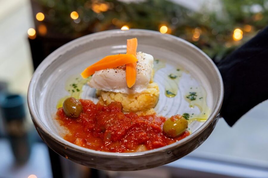 Reykjavik: Icelandic Food Tour - Quick sightseeing breaks in the middle of eating