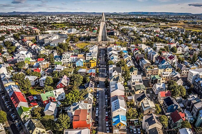 Reykjavik International Airport Private Arrival Transfer - Finding the driver fast, without missing the window