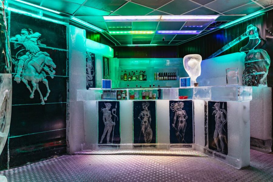 Reykjavik: Magic Ice Bar Entrance and Welcome Drink - How to fit Magic Ice Bar into a Reykjavik day