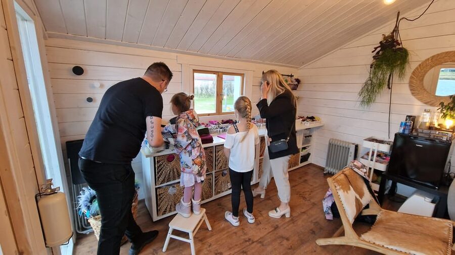 Reykjavik: Make an Icelandic Wool Monster - Beach stroll and birdlife: the bonus beyond the table