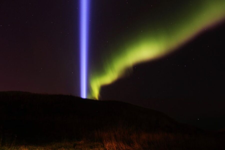Reykjavík: Northern Lights Cruise - The Imagine Peace Tower stop, October to December