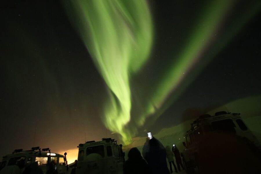 Reykjavik: Northern Lights Experience by Superjeep - The 4-hour flow: pickup, drive, aurora watch, and return