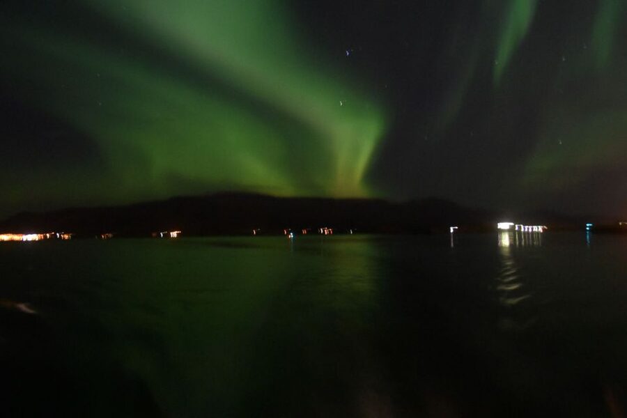 Reykjavik: Northern Lights Guided Boat Tour - Entering the rhythm: 2.5 hours on the water with smart comforts