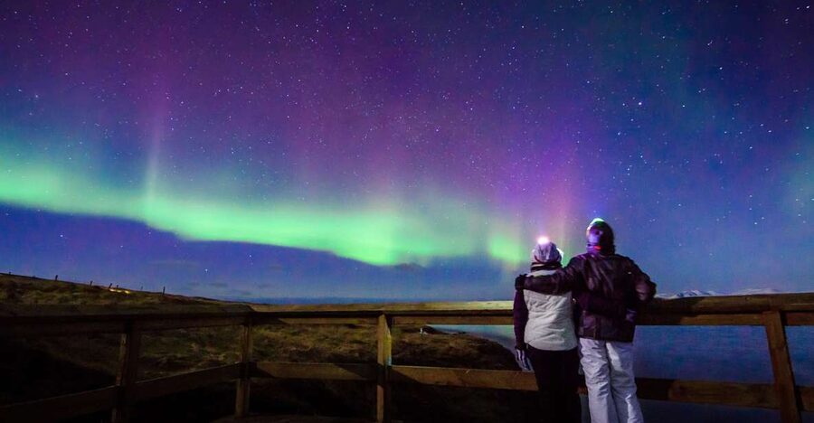 Reykjavík: Northern Lights Minibus Tour with Photos - Pickup Times That Match the Season, and Why That Matters