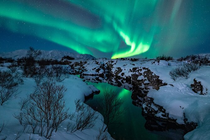 Reykjavik Northern Lights Tour with Professional Photographer - Key things that make this tour worth a spot