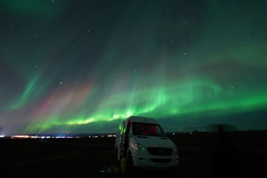 Reykjavik: Premium Northern Lights Tour with Free Photos - What guides do during your aurora hunt, beyond just driving