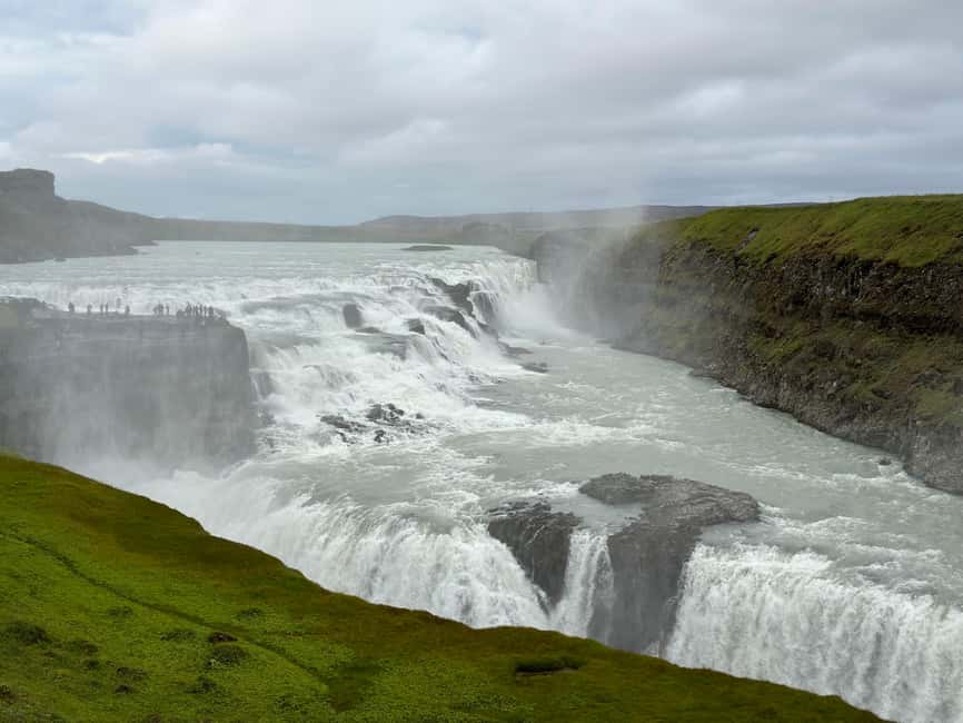 Reykjavik: PRIVATE Golden Circle tour with 5 TOP stops - Brúarfoss and Kerið volcano: the extras that round out the day