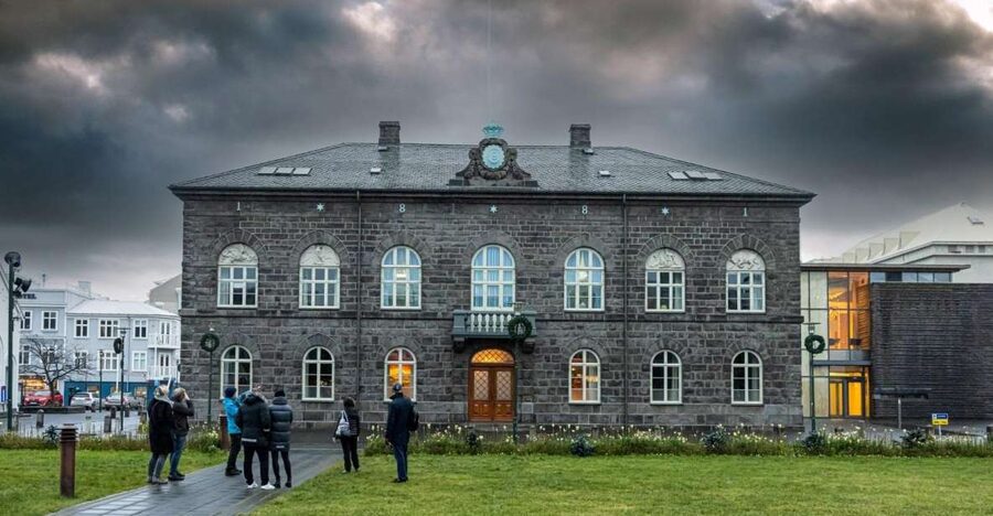 Reykjavik: Private Icelandic Viking Age Walking Tour - Finding your guide fast, even with tricky Icelandic street names