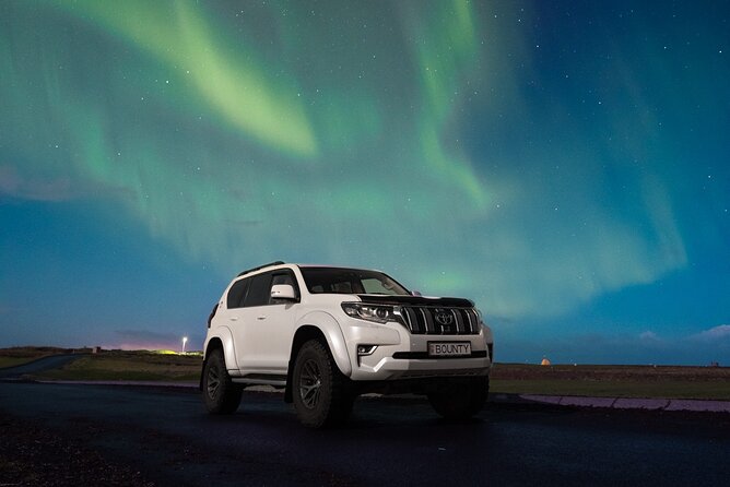Reykjavik Private Northern Lights Tour with Pro Photographer - The Aurora Hunt in Motion: Multiple Stops and Off-Road Options