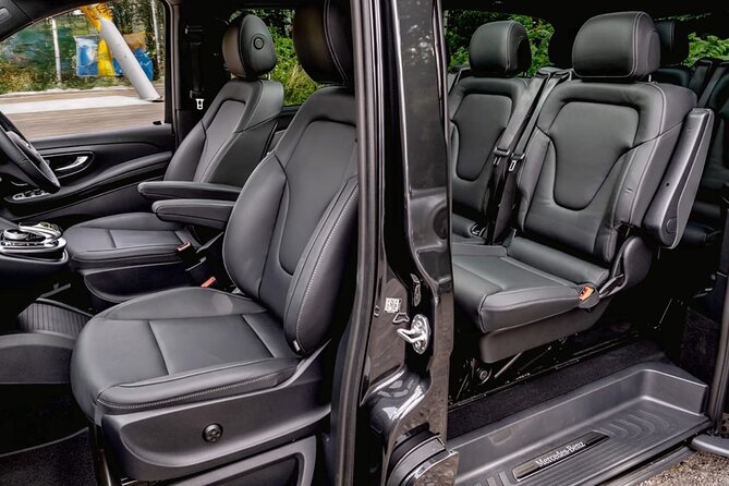 Reykjavik-Private Transfer to/from Keflavík Airport - Flexibility If Your Timing or Plans Change