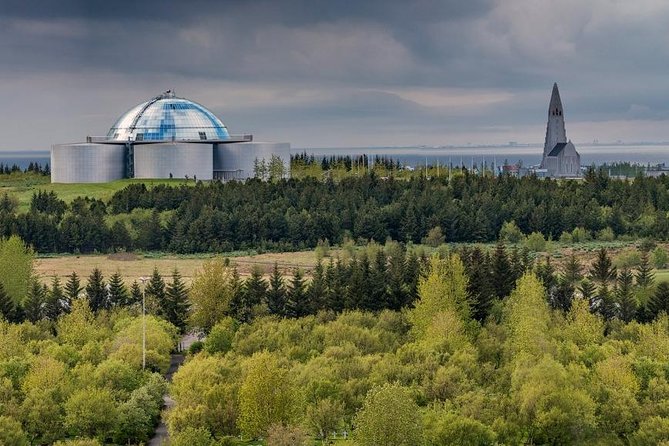 Reykjavik Sightseeing Tour - Höfði House: the 1986 meeting that still shapes the story