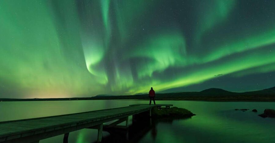 Reykjavik: Small Group Northern Lights Tour - The 3-hour flow: Meet, drive, hunt, and come back with photos